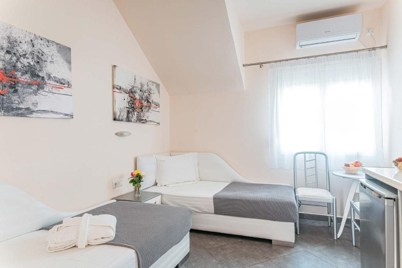 Marinis Boutique Rooms Nea Iraklitsa Экстерьер фото